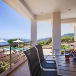 Eden Hill Luxury With Pool In * Монемвазия