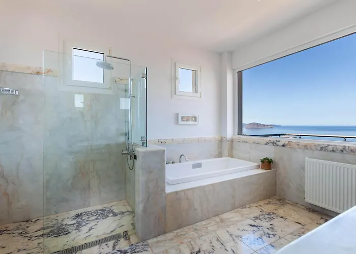 Eden Hill Luxury With Pool In Монемвазия