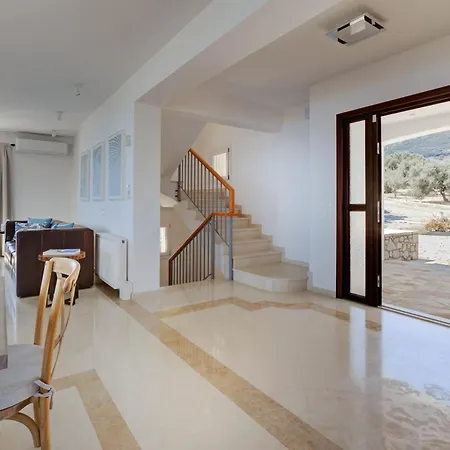 Eden Hill Luxury With Pool In