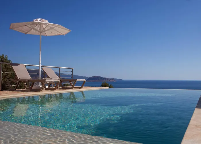 Villa Eden Hill Luxury With Pool In Monemvasía