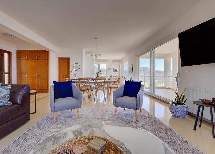 Eden Hill Luxury With Pool In *