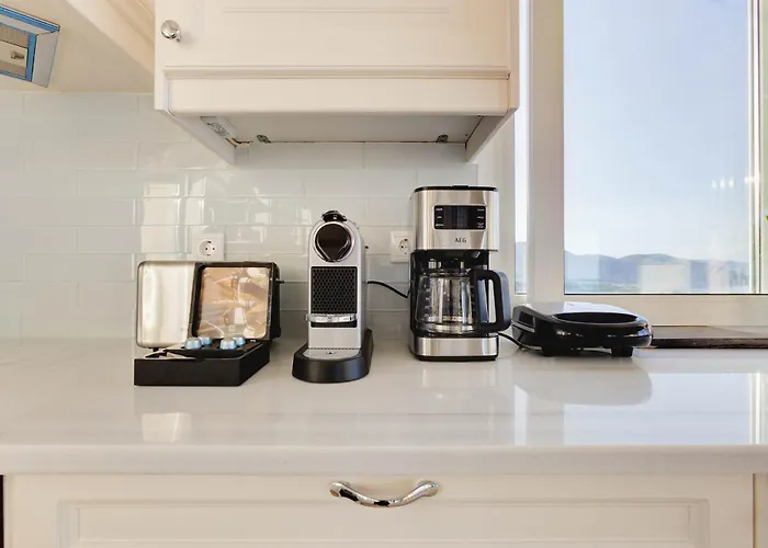 Eden Hill Luxury With Pool In Villa Monemvasia