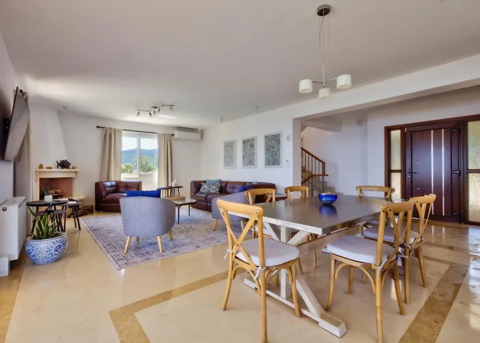 Eden Hill Luxury With Pool In Villa Monemvasia