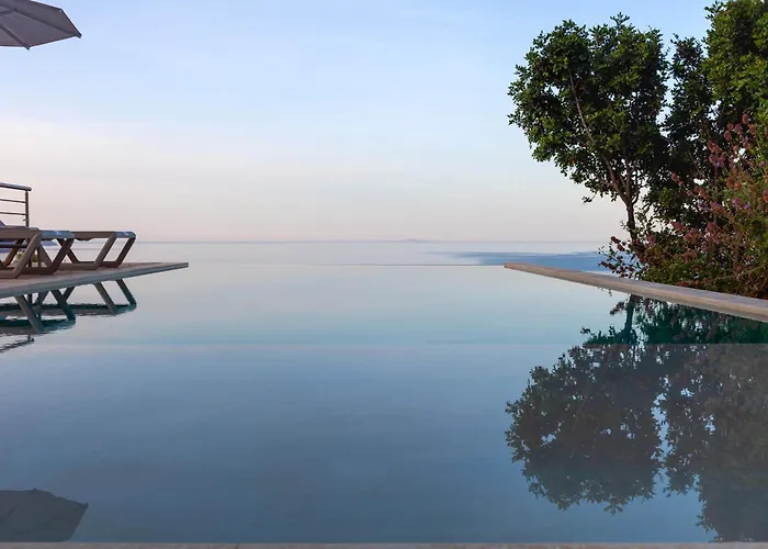 Eden Hill Luxury With Pool In Villa Monemvasia