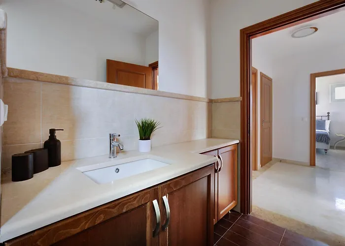 Villa Eden Hill Luxury With Pool In