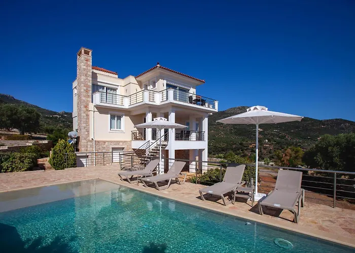 Eden Hill Luxury With Pool In Villa Monemvasía