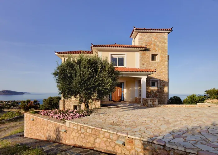 Villa Eden Hill Luxury With Pool In Monemvasía